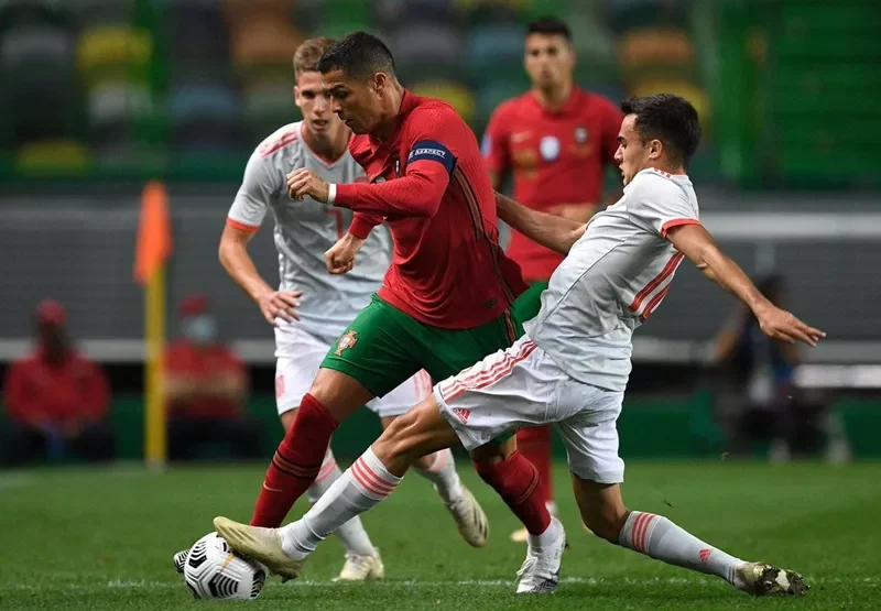 Bồ Đào Nha dễ dàng thắng Hungary